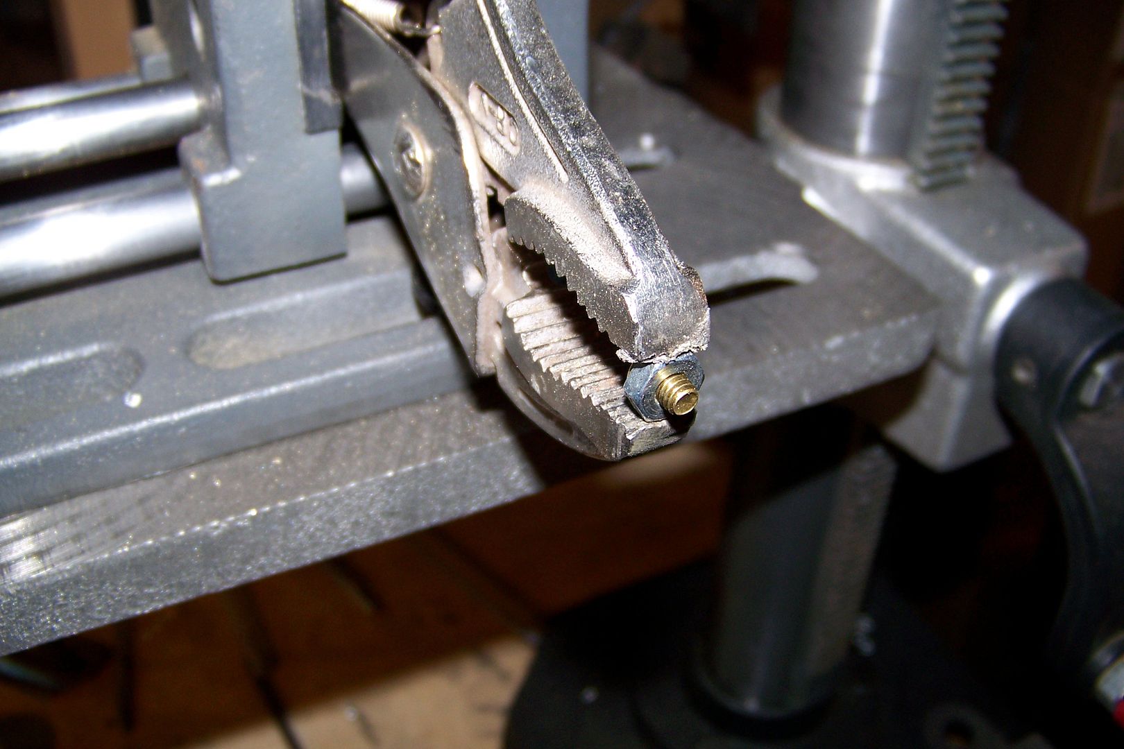 How to cut off a screw using a Rotary Tool